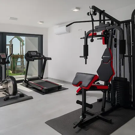 Luxury Ivana Heated Pool 28 M2, Gym