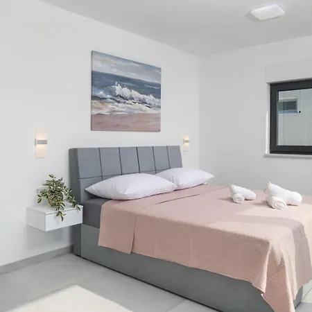 Luxury Ivana Heated Pool 28 M2, Gym